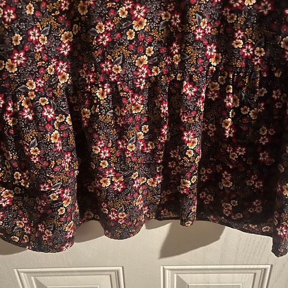 Cute Floral Top - Picture 5 of 8